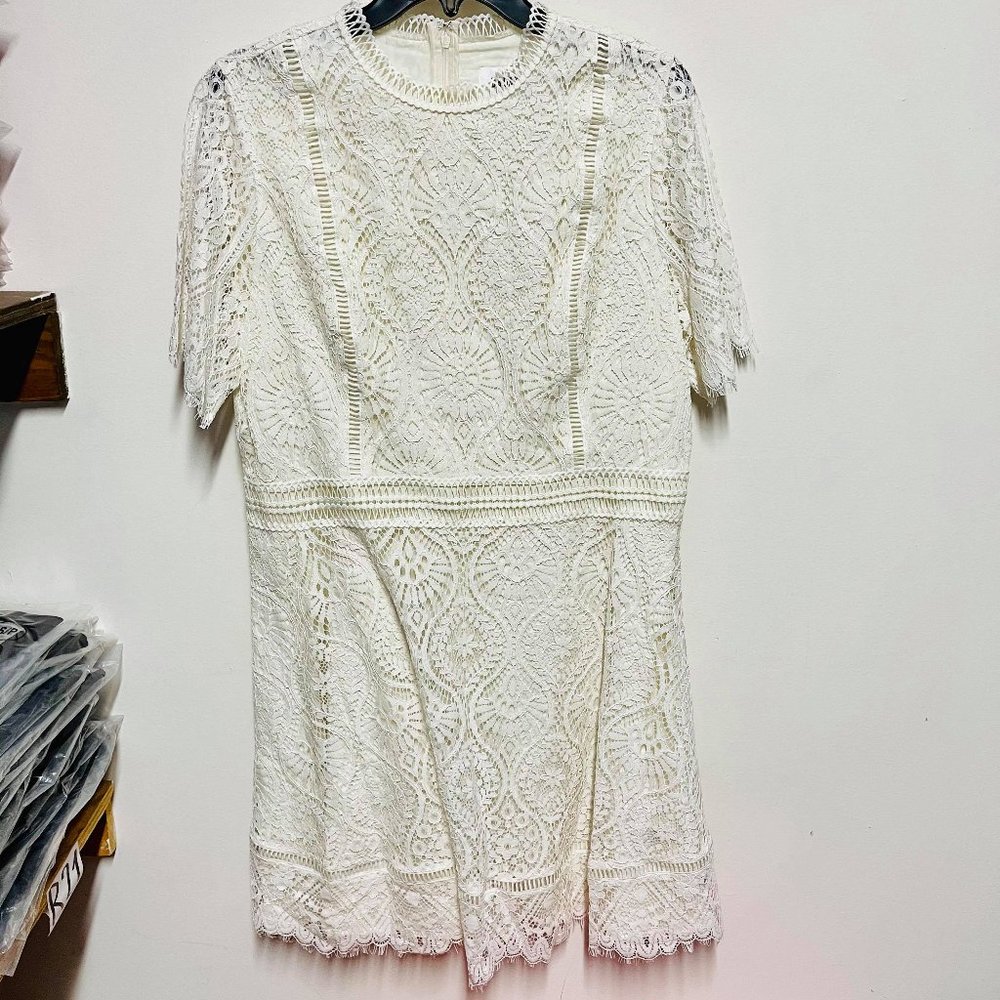 BB DAKOTA WOMEN'S ELEGENT  WHITE  DRESS SIZE 16